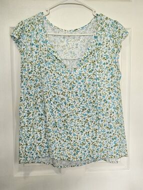 Light Blue Floral V-Neck Cap Sleeve Top